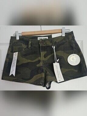 GOGO Women's Camo Jean Shorts. Size 5/27. NWT.